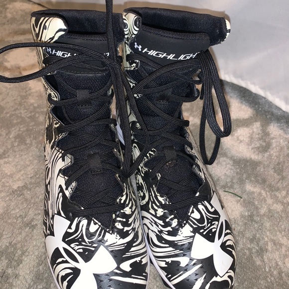 Under Armour Cleats - Picture 4 of 5